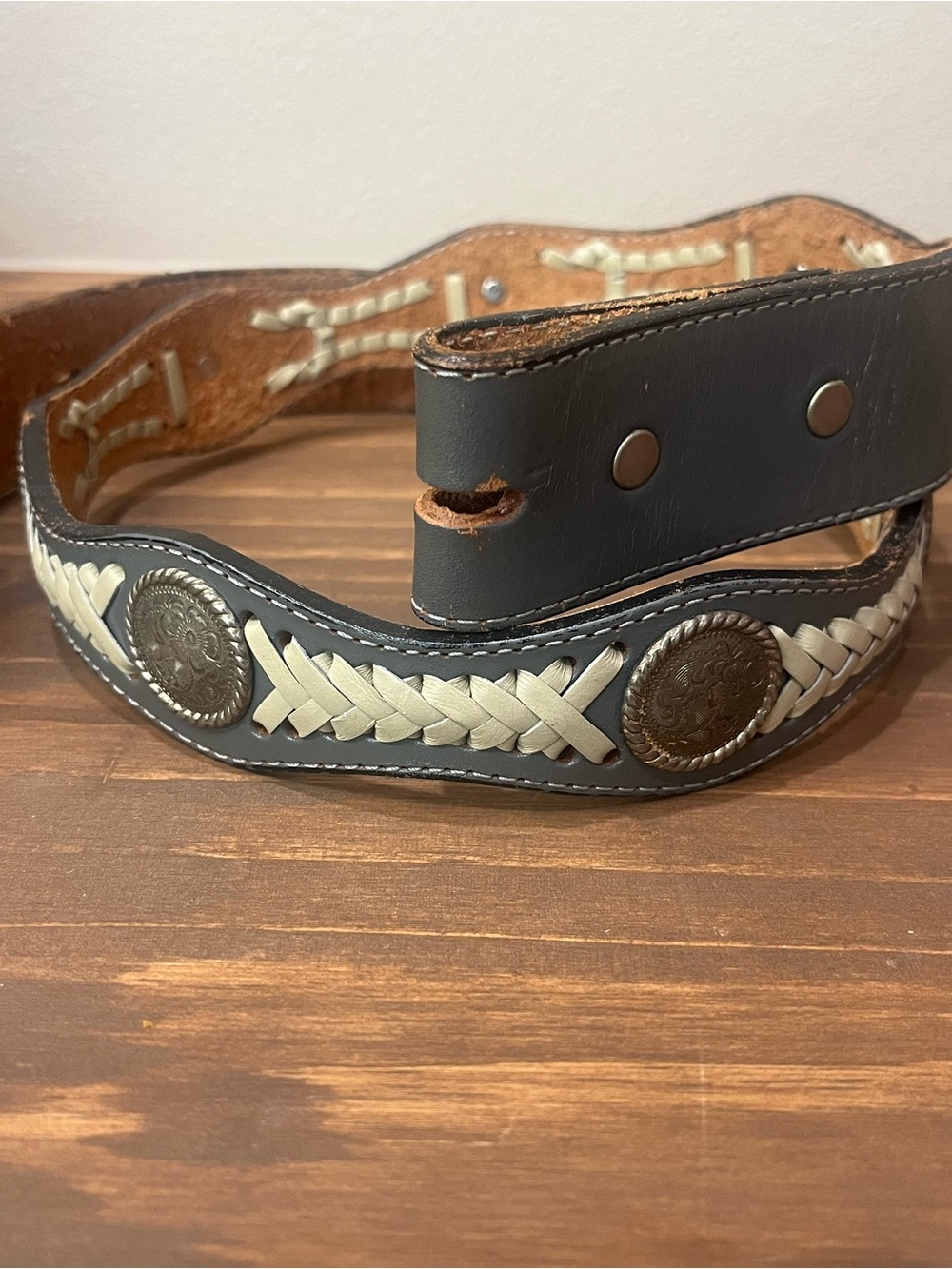 Circle Y Women’s Belt 36 8753A Gray Leather Silver Conchos Western Cowgirl Rodeo